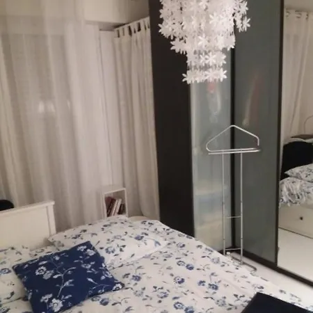 Chez L'habitante Avec Salle De Bain Et Cuisine Communes - Presence D'un * Bordeaux