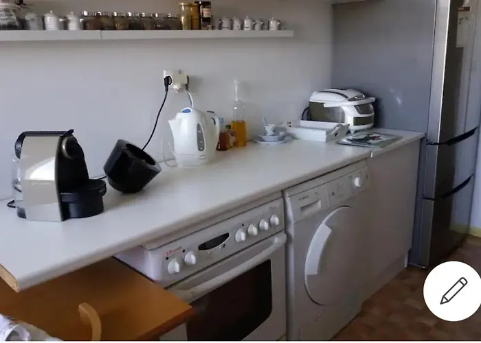 Homestay Chez L'habitante Avec Salle De Bain Et Cuisine Communes - Presence D'un