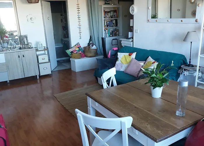 Chez L'habitante Avec Salle De Bain Et Cuisine Communes - Presence D'un Homestay *