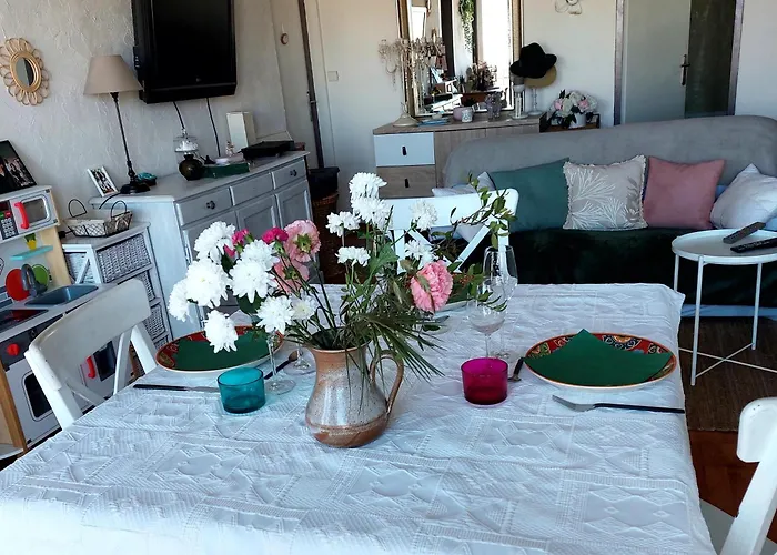 Chez L'habitante Avec Salle De Bain Et Cuisine Communes - Presence D'un Homestay Bordeaux